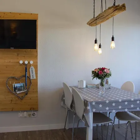 Inselblume 29 - Schnucklige Am Yachthafen *